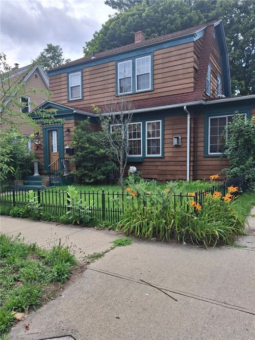 88 Warrington Street, Providence, RI, 02907 | Card Image