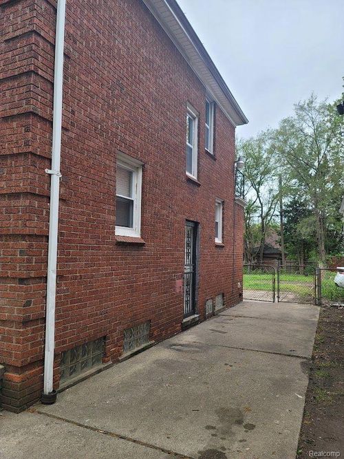 18639 Appoline St, Detroit, MI, 48235-1316 | Card Image