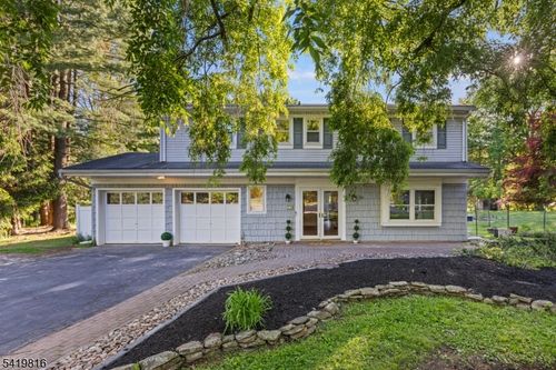 28 Deer Run Dr, BELLE MEAD, NJ, 08502-5711 | Card Image