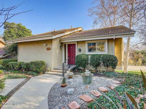 204 Estrellita Ln, Oak Park, CA, 91377-3717 | Card Image