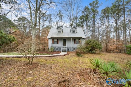 5615 Cherrywood Dr, Guntersville, AL, 35976-9373 | Card Image