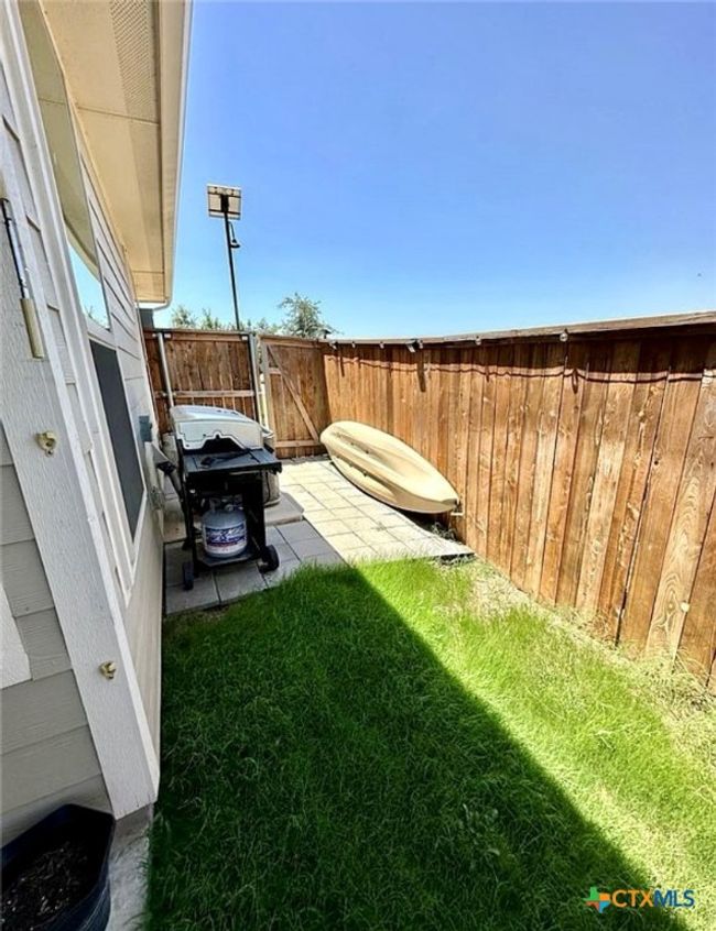 back / side yard | Image 25