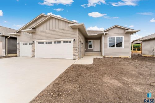 8813 Rathburn St, Sioux Falls, SD, 57106 | Card Image