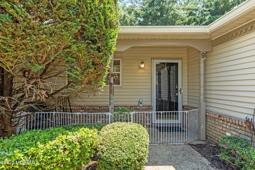 141-9 Ambrose Ln, Holmdel, NJ, 07733-1070 | Card Image