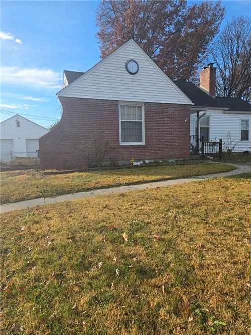 4325 Ne 52nd Ter, Kansas City, MO, 64119-2818 | Card Image