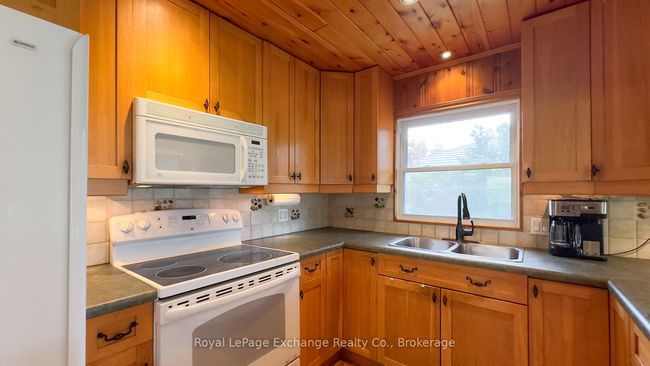 46 Bell Dr, House other with 5 bedrooms, 2 bathrooms and 4 parking in Kincardine ON | Image 22