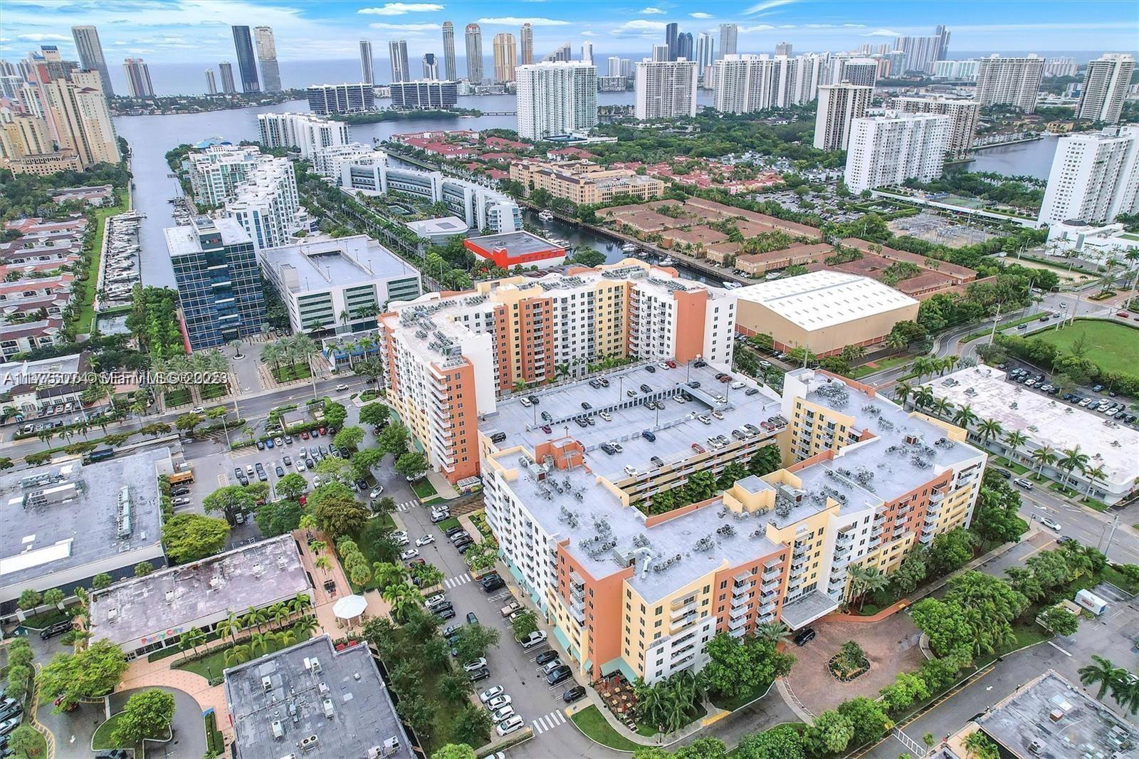 Residential in Aventura 3