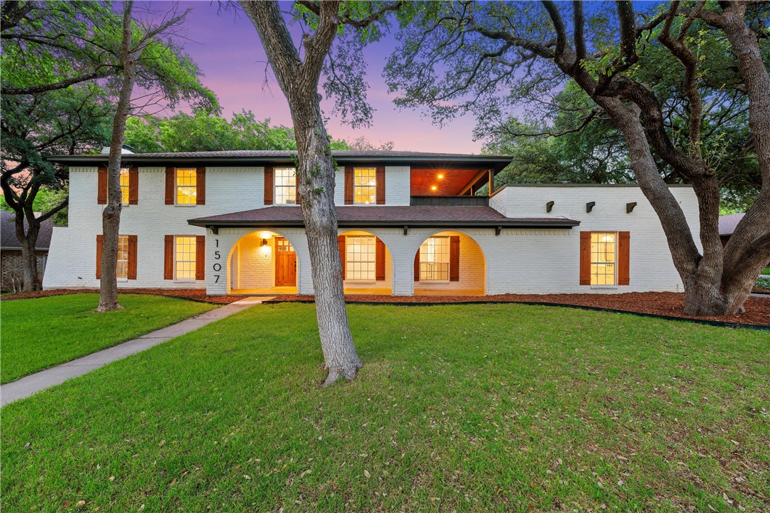 Oak Hollow Dr, Woodway, TX 76712