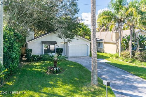 464 14th Ave S, Jacksonville Beach, FL, 32250-4911 | Card Image