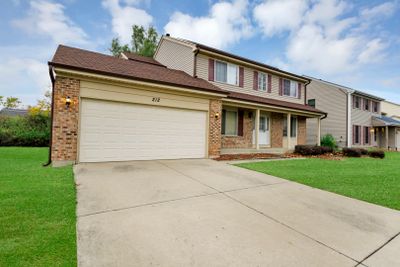 212 Hackberry Drive, House other with 4 bedrooms, 2 bathrooms and 2 parking in Streamwood IL | Image 3