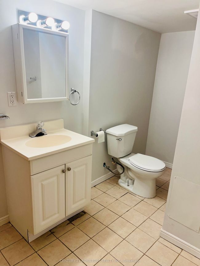 494 Rankin Ave, House other with 6 bedrooms, 2 bathrooms and 2 parking in Windsor ON | Image 17