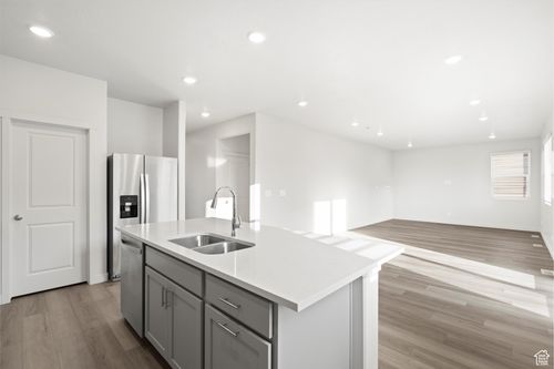 27-977 N 200 E, Santaquin, UT, 84655 | Card Image