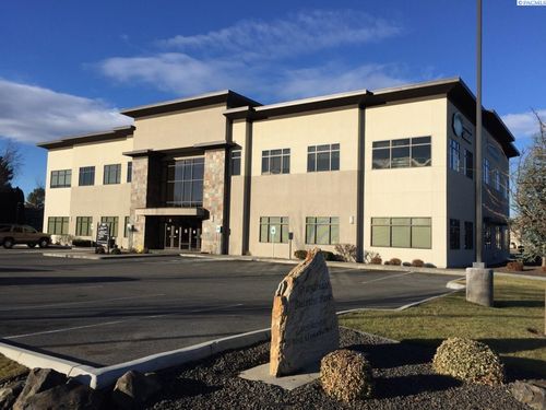 c-8131 W Klamath Court, Kennewick, WA, 99336 | Card Image