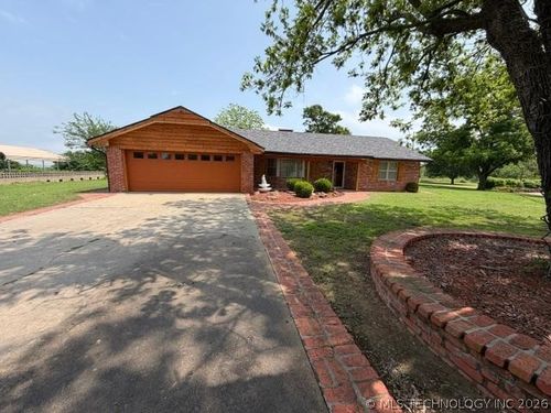 202 Sooner Rd, Holdenville, OK, 74848-4202 | Card Image
