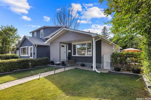 2122 Wascana St, Regina, SK, S4T4J9 | Card Image
