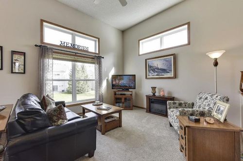 314 Campfire Curv, Chaska, MN, 55318-1575 | Card Image