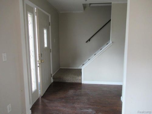 43120 Chaucer Dr, Sterling Heights, MI, 48313-1914 | Card Image