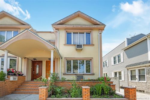 78-12 64th St, Glendale, NY, 11385-6815 | Card Image