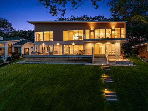 602 Lawn Ave, Holland, MI, 49424-7804 | Card Image