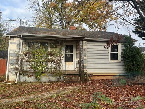 4 La Rue St, Asheville, NC, 28806-1825 | Card Image