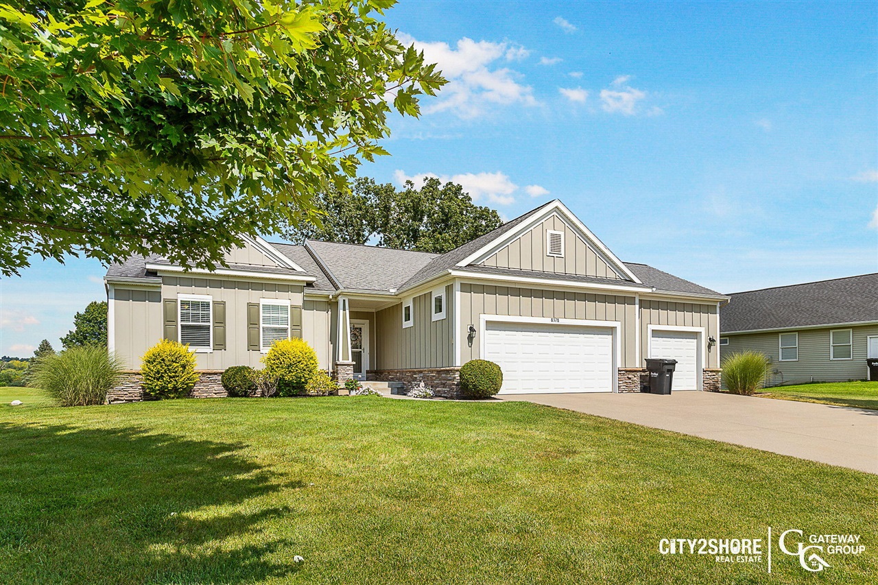Golfside Dr, Jenison, MI 49428