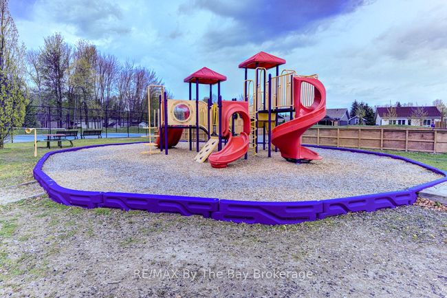 30 Cabin Cres, House other with 3 bedrooms, 1 bathrooms and 2 parking in Wasaga Beach ON | Image 42