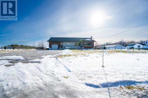 662 Windham 6 Rd, Vanessa, ON, N0E1V0 | Card Image
