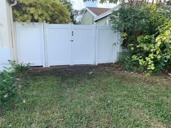 18982 Cloud Lake Cir, House other with 2 bedrooms, 2 bathrooms and null parking in Boca Raton FL | Image 4