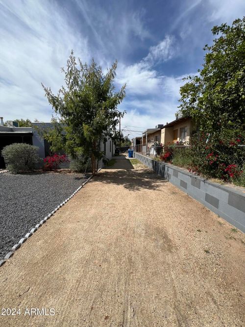 9502 N 2nd Pl, Phoenix, AZ, 85020-2012 | Card Image