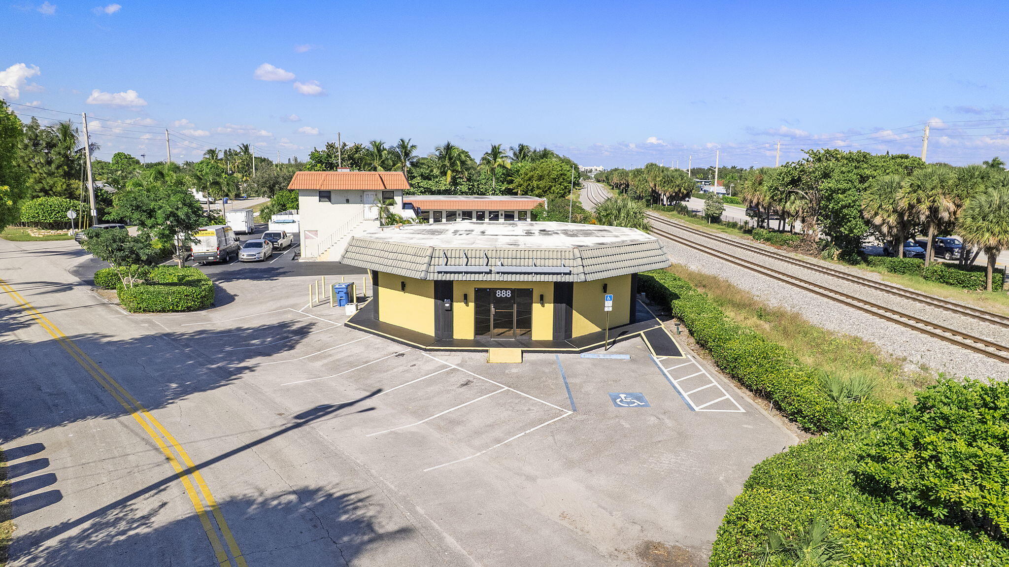888 E Coast Ave, Lantana, FL 33462
