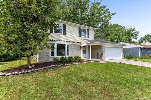 3904 Cloverlawn Ave, Ypsilanti, MI, 48197-8611 | Card Image