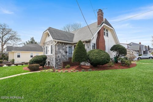 121 Summit Ave, Lyndhurst, NJ, 07071-1229 | Card Image