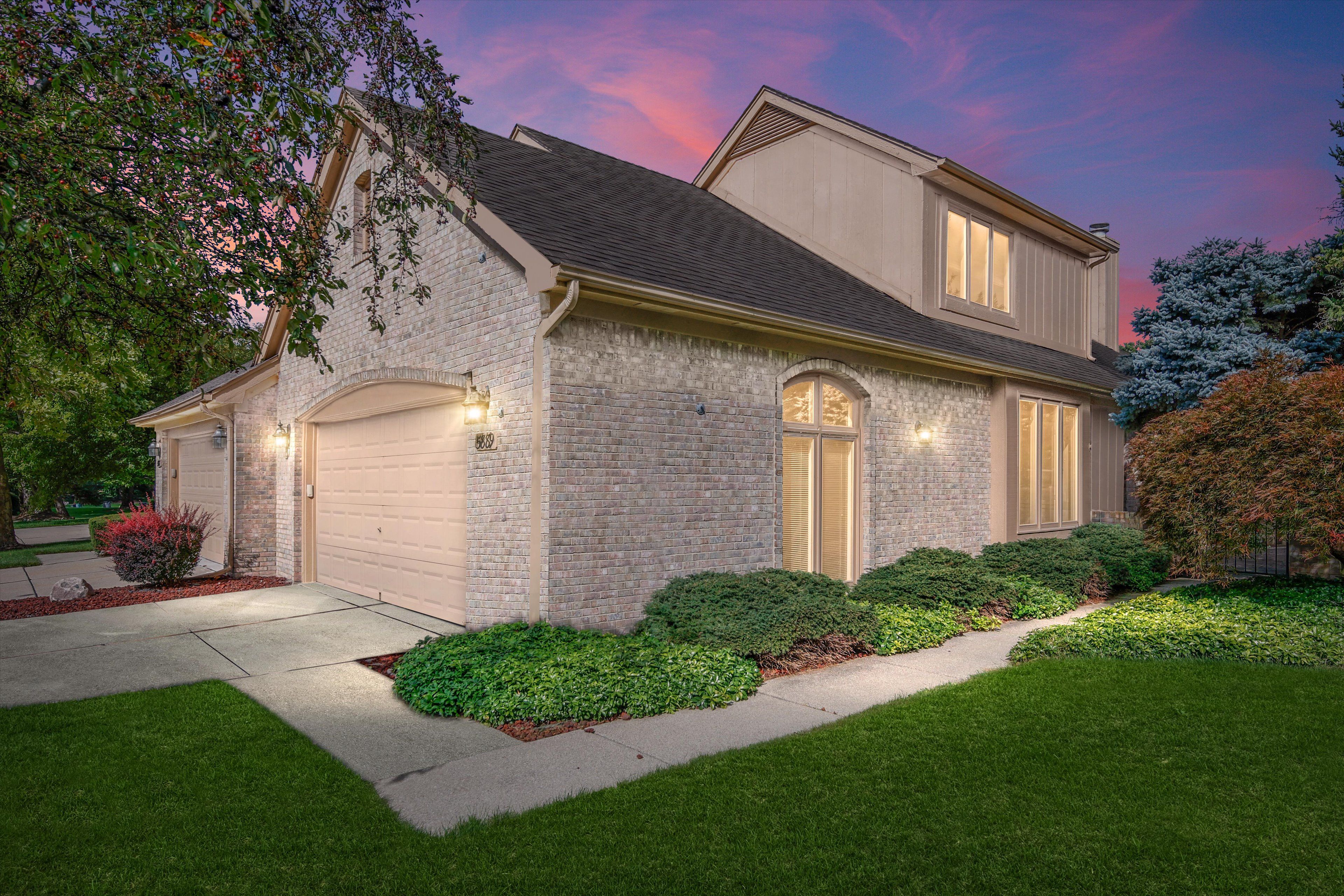 Dawn Ridge Dr, Troy, MI 48098