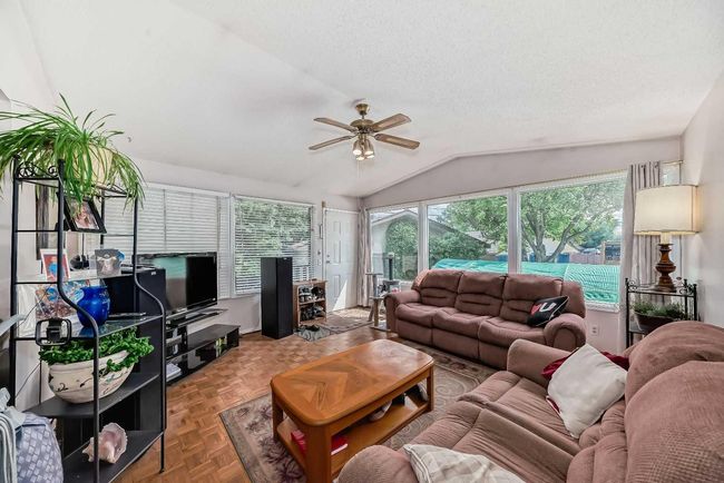 4424 3 St Ne, House detached with 3 bedrooms, 2 bathrooms and 5 parking in Calgary AB | Image 16