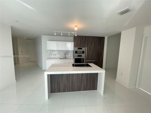 3103-851 Ne 1st Ave, Miami, FL, 33132-1817 | Card Image