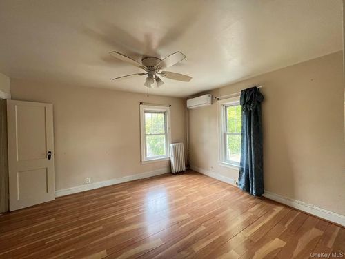 8517 115th St, Richmond Hill, NY, 11418-1733 | Card Image