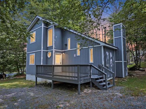 9318 Fairmount Way, Tobyhanna, PA, 18466-3848 | Card Image