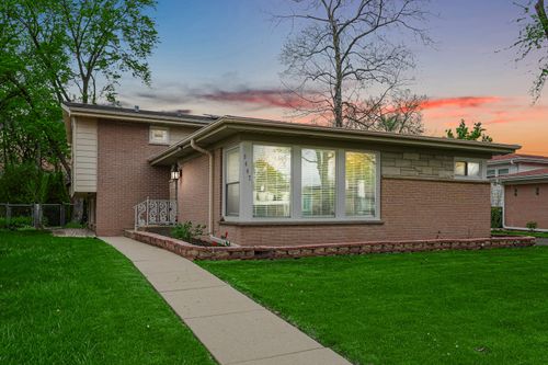 9447 Overhill Ave, Morton Grove, IL, 60053-1017 | Card Image