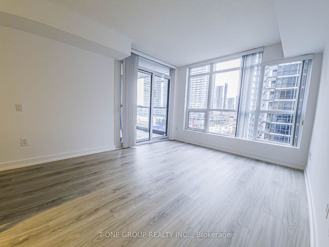 803 - 29 Singer Crt, Condo with 1 bedrooms, 1 bathrooms and 1 parking in North York ON | Image 11