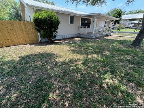 1201 Terry St, George West, TX, 78022-3583 | Card Image