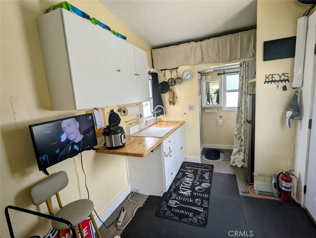 Kitchen view | Image 8