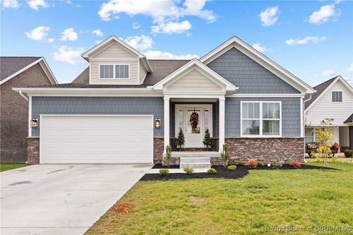 7702 Linwood Cir, Charlestown, IN, 47111-8301 | Card Image