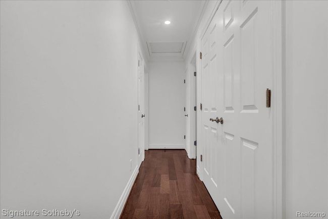 Hallway to Bedrooms 1 & 2 | Image 24