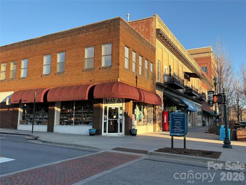 501 N Main Street, Hendersonville, NC, 28792 | Card Image