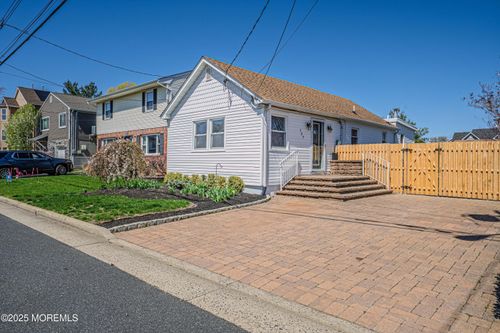 727 Lorillard Ave, Union Beach, NJ, 07735-3117 | Card Image