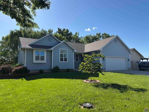 1907 Deerbrook Ln, Emporia, KS, 66801-8610 | Card Image