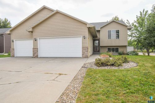 6433 W 56th St, Sioux Falls, SD, 57106-1974 | Card Image