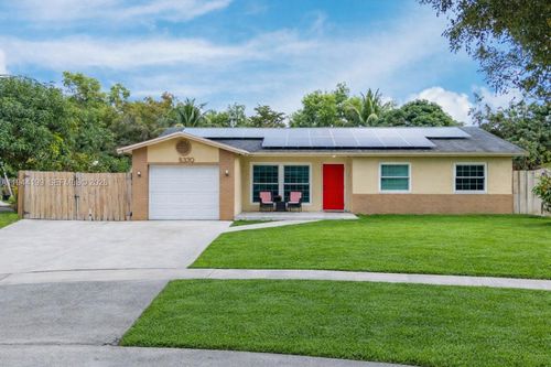 8330 Nw 3rd St, Pembroke Pines, FL, 33024-6662 | Card Image