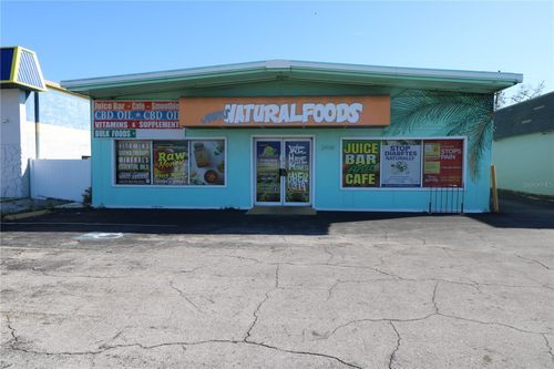 2418 Us Highway 19, HOLIDAY, FL, 34691-3943 | Card Image