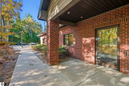 1624 Business Park Dr, Traverse City, MI, 49686-8979 | Card Image